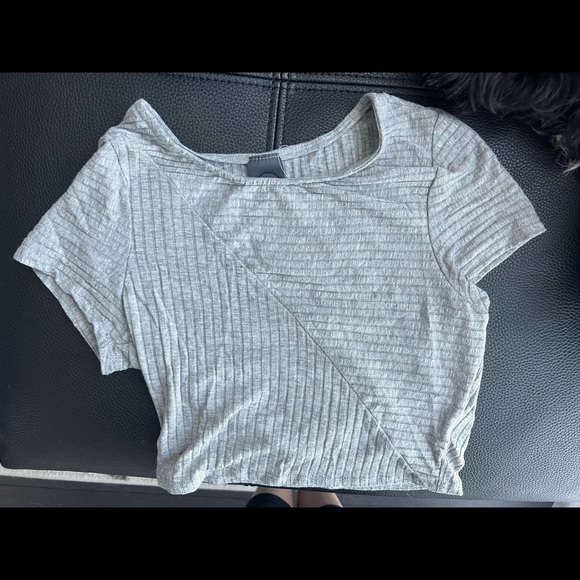 Gray Fitted Crop Top Size Small - Picture 1 of 2